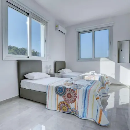 Gardenia Villa Protarász